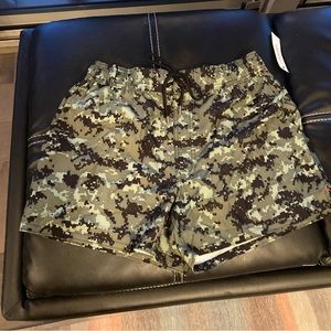 2(X)IST Men’s Swim Trunks Size M Green Camo design